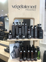 Photo n°5 de Les Coiffeurs à Marseille (Salon de coiffure)