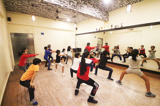 Master Dynamic Dance Styles with Creative Choreography post image