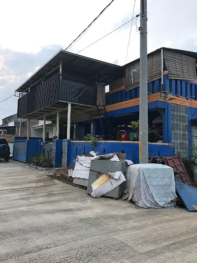 Photos of Indonesian Adventure Store