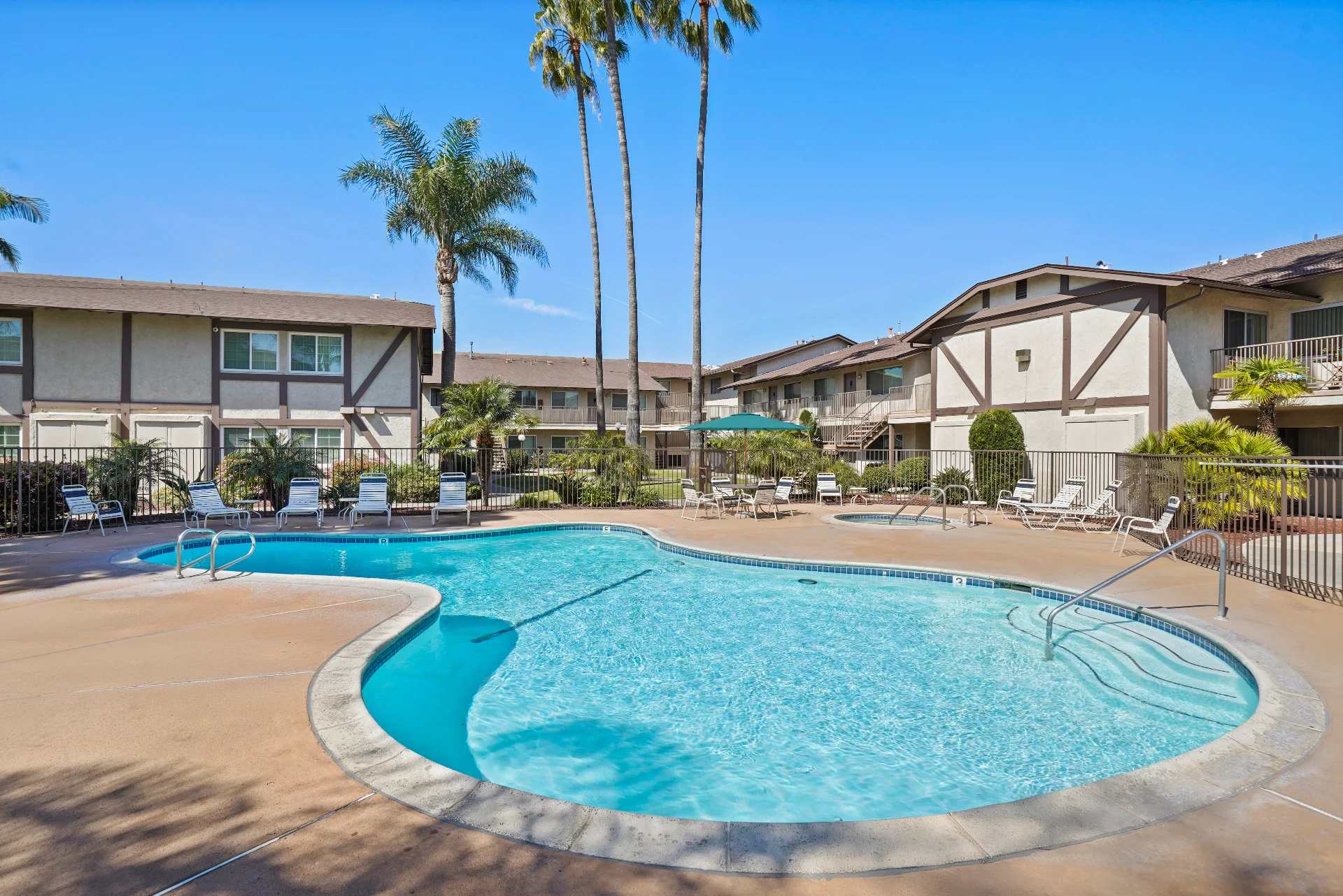 Stonehedge Apartments