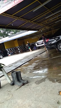 Car Wash Sembilan Delapan, Author: Latief Abd.