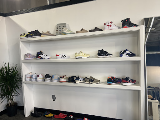 LEGIT KICKS - Thumbnail