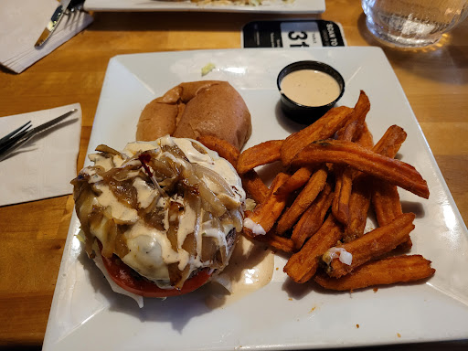 Fraser's Pub - Visual