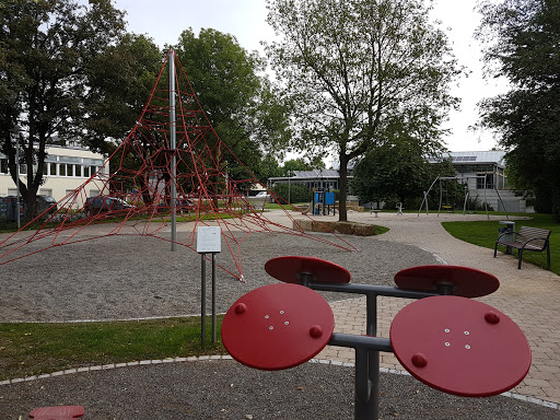 Spielplatz bei der Schule - Thumbnail