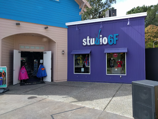 Studio 6F - Visual