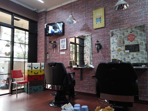 Braders Barbershop, Author: rudy m.