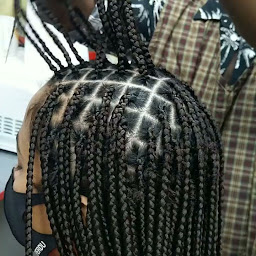 Photo n°4 de For Eve Hair - Salon de Tresses et Tissages à Château Rouge - Paris 18 à Paris (Salon de coiffure)