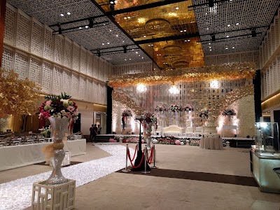 Photos of UOB Plaza