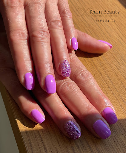TEAM BEAUTY FELDTHURNS - Thumbnail
