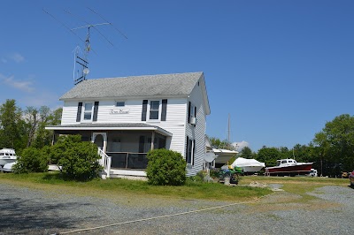 River Inn At Rolphs Wharf and Marina