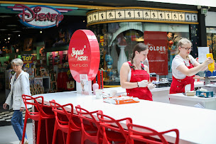 Photo n°41 de Centre commercial Cité Europe à Coquelles (Magasin de sous-vêtements)