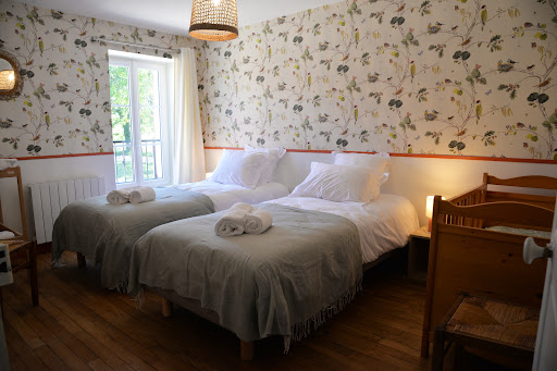 Photo de La Croisée Gîte en Bourgogne *jardin*piscine* à Lindry (89240)