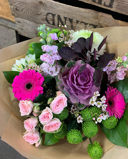 Paris Legore Flowers & Gifts - Thumbnail