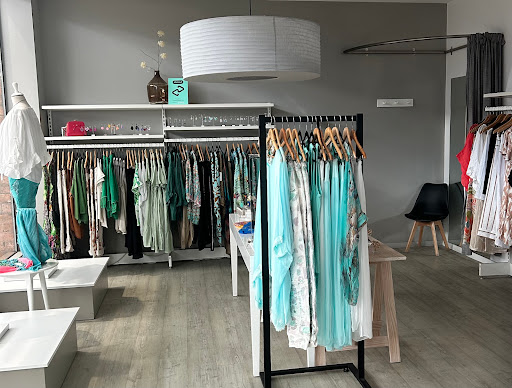 Ruby Rouge Boutique - Visual