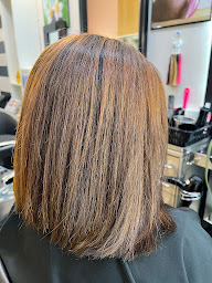 Photo n°26 de Alena Salon de coiffure mixte à Paris (Salon de coiffure)