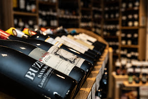 Photo n°9 de L'EMBOUTEILLAGE à Légny (Cave à vins)