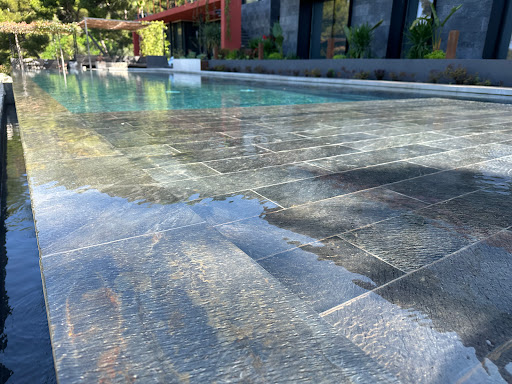 Photo de Agence Cannes - Mirror Pool Concept