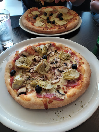 Photo 3 - Pizza Roma