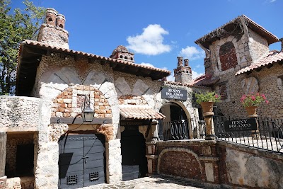 Photos of Jenny Polanco Boutique