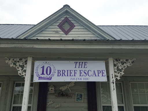 Brief Escape Coffee House & Diner Logo