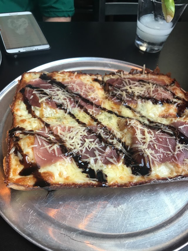 Via 313 Pizza