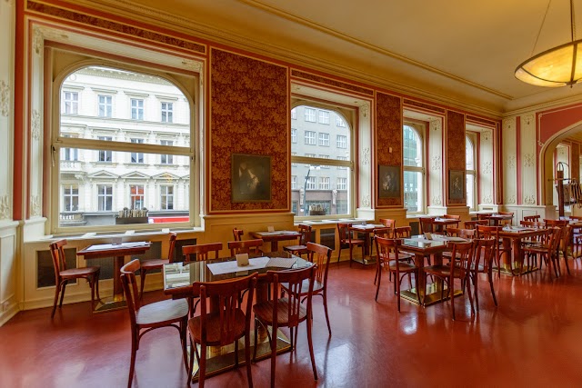 Café Louvre