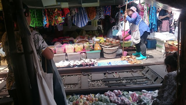 Rom Hoop Market