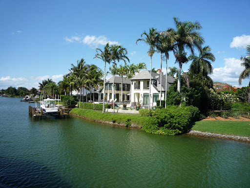 Lynn Charlas White - Coldwell Banker Realty - Thumbnail