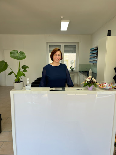 Violeta's Haarstudio - Visual