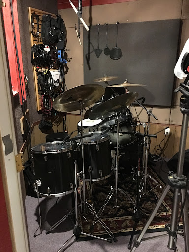 Featherlight Recording Studio - Visual