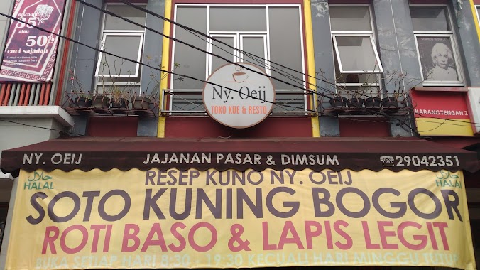 Toko Kue & Resto Lapis Legit Ny. Oeij, Author: Hendra Fenli