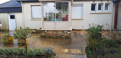 Photo de Couvreur Gp Rénovation - nettoyage de toiture Poitiers : peintre fuite de toiture buxerolles Couvreur Chassneuil du Poitou à Buxerolles (86180)