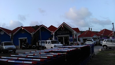 Photos of March&eacute; U
