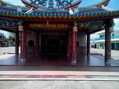 Photos of Kelenteng Liong Shai Tien