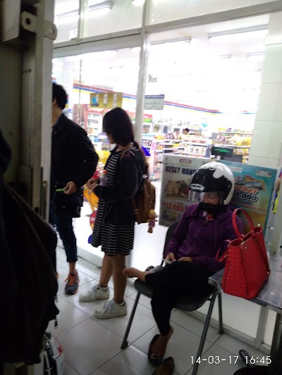 Photos of Indomaret RR Monjali