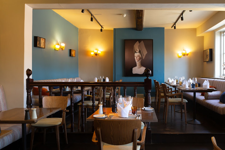 The Crown and Castle by null