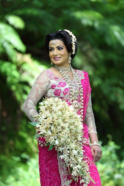 Photos of Salon Ruwandi