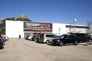 Photo n°25 de Degriffstock Toulon (La Garde) à La Garde (Magasin de vêtements)
