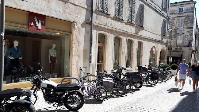 Commentaires et avis sur ARMAND THIERY FEMME
