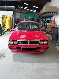 Photo n°31 de Garage Costedoat : Véhicules Anciens à Morlaàs (Atelier de réparation automobile)