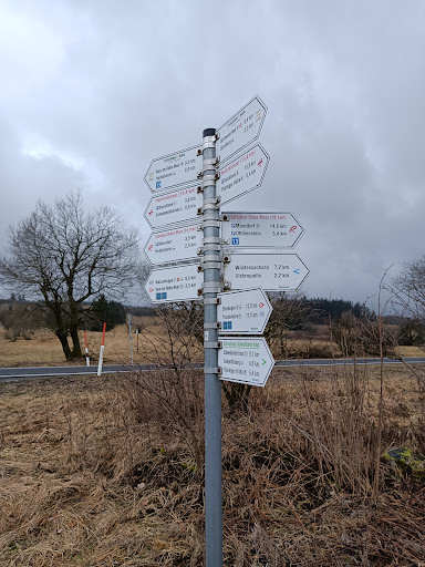 NATURSPIELPLATZ AM PARKPLATZ SCHORNHECKE