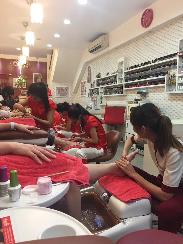Fame Nails