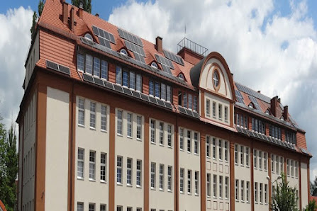 Międzynarodowa Wyższa Szkoła Logistyki i Transportu Sołtysowicka 19B, 51-168 Wrocław, Polska
