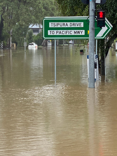 Tsipura Dr at Tallebudgera Creek Road - Thumbnail