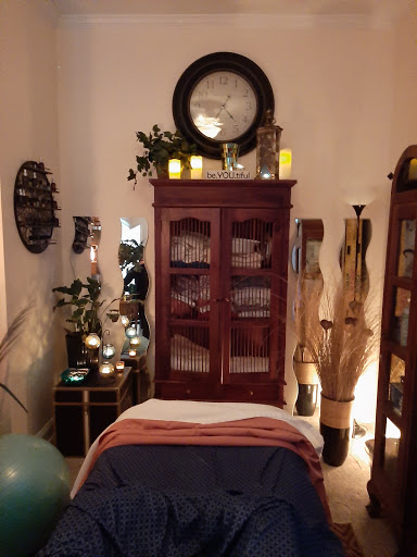 The West Wing Salon & Spa LLC Gallery - United States