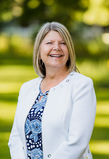 Lisa Szumski - Real Estate Professional - Thumbnail