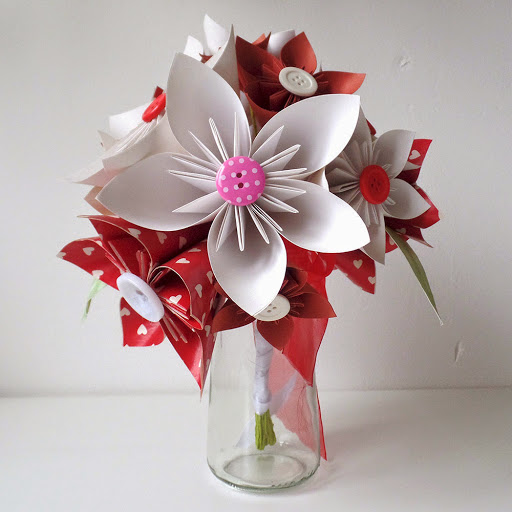 Jamie Jordan - Freelance Graphic Designer & Paper Artist - Thumbnail