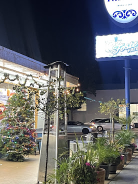 Fosters Freeze by null