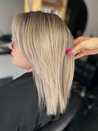 Photo n°26 de Celebrity Hair à Meurchin (Salon de coiffure)