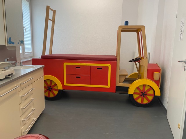 Frau Iris Doberstein